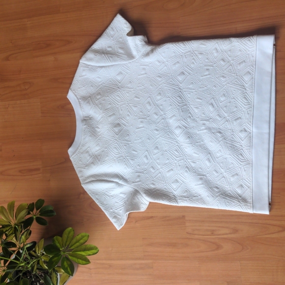 Geometric white sweater tee - Picture 3 of 5